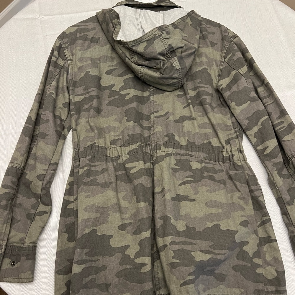 Universal Thread Camo Jacket - image 2